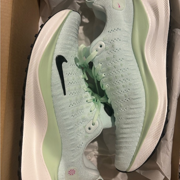 Nike NWT InfinityRN 4 air 7.5 Vapor Green - Picture 1 of 14